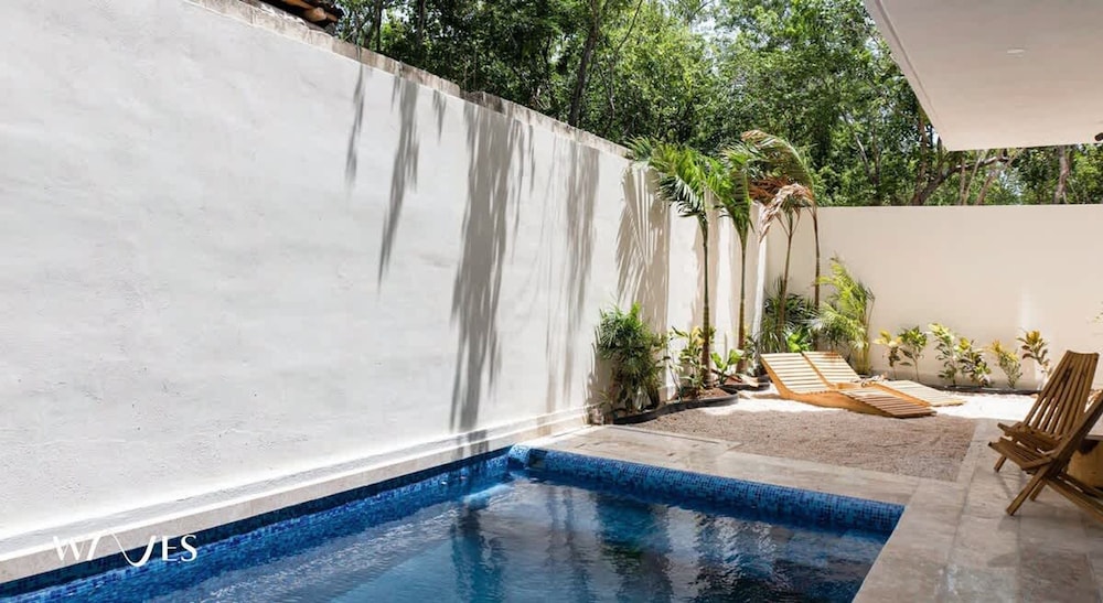 Exclusive Apt w Private Pool Surround Speakers