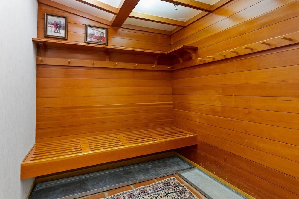 Stag Lodge at Deer Valley Resort - Three Bedroom Residence with Spa #5 3 Condo