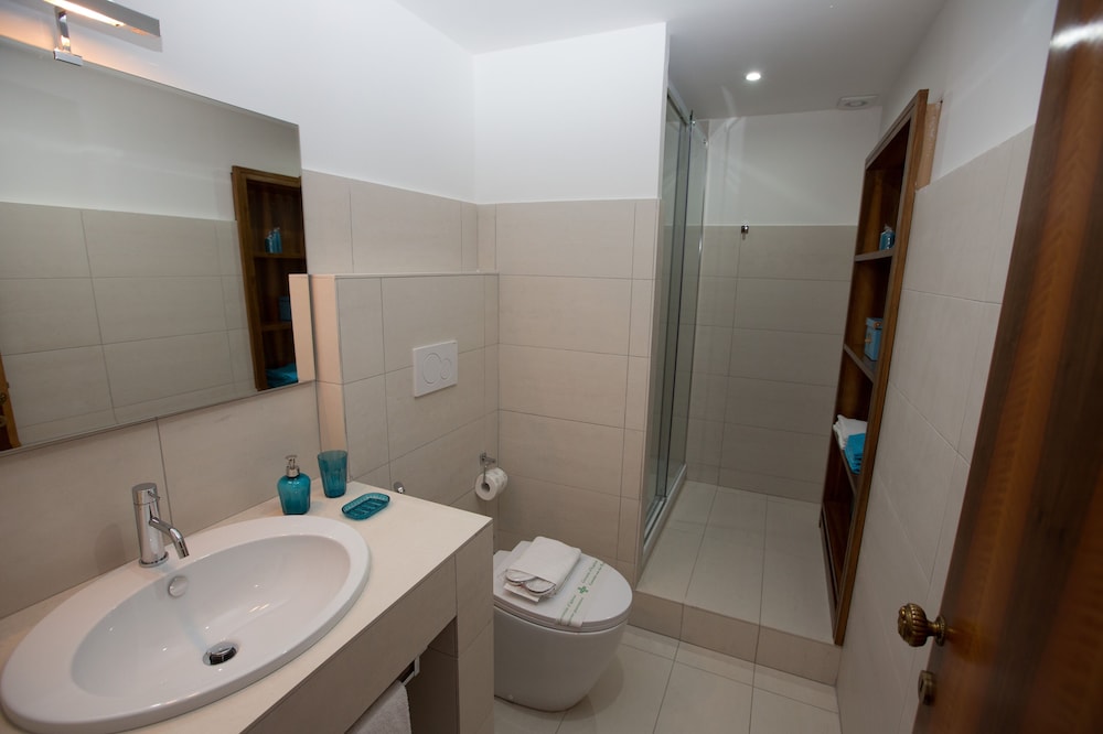 Ad 2015 Guesthouse