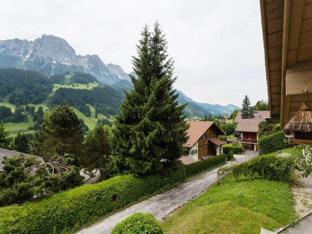 Cosy Chalet With top View