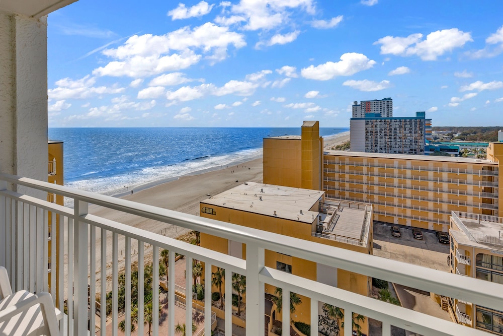 SeaMist Driftwood Vacation Studio with Balcony view 3