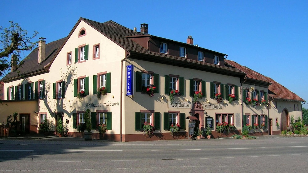Hotel-Restaurant Löwen - Image 1
