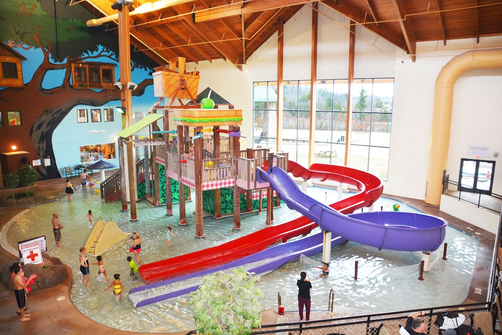 Three Bears Waterpark Resort Near Tomah, Ascend Collection Hotel
