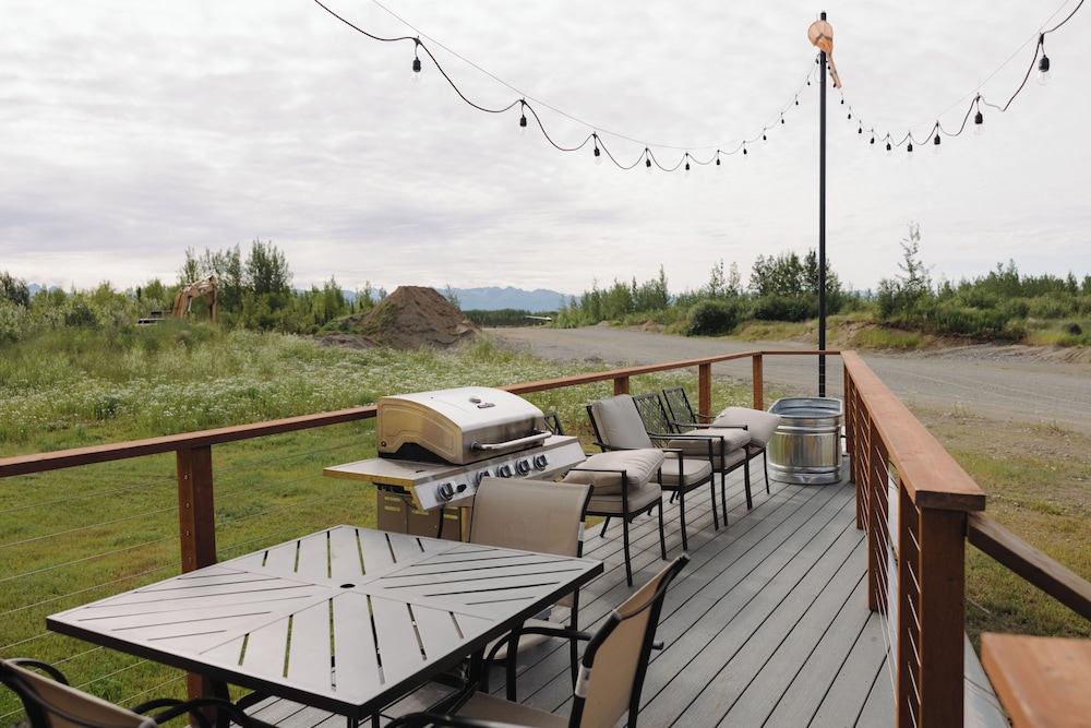 FLY8MA Pilot Lodge
