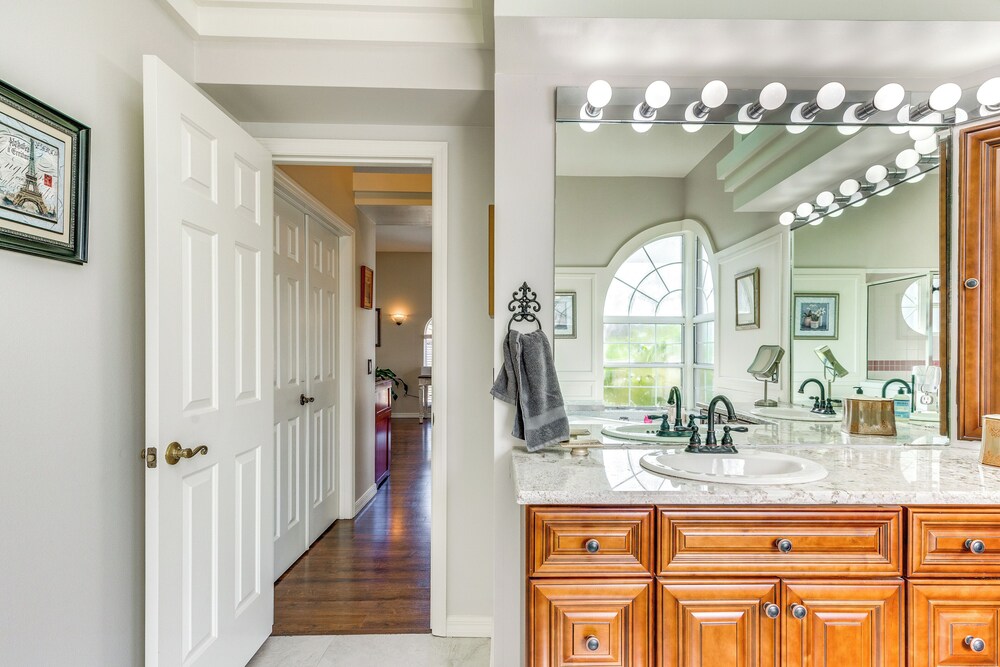 Private Pool: Pet-friendly Retreat on Golf Course!