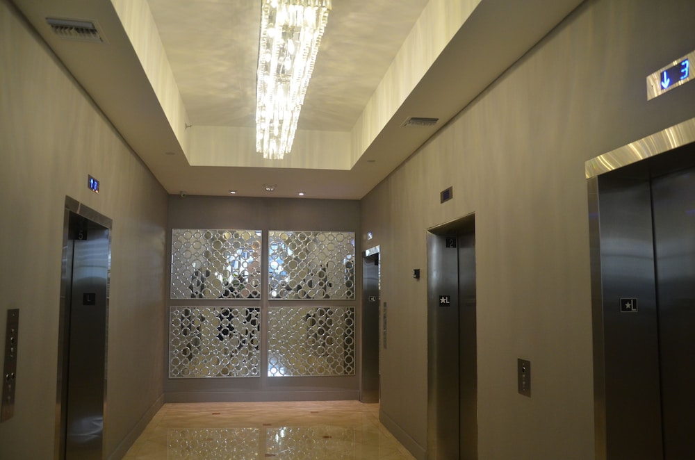 Riviera Luxury Living at the Decoplage