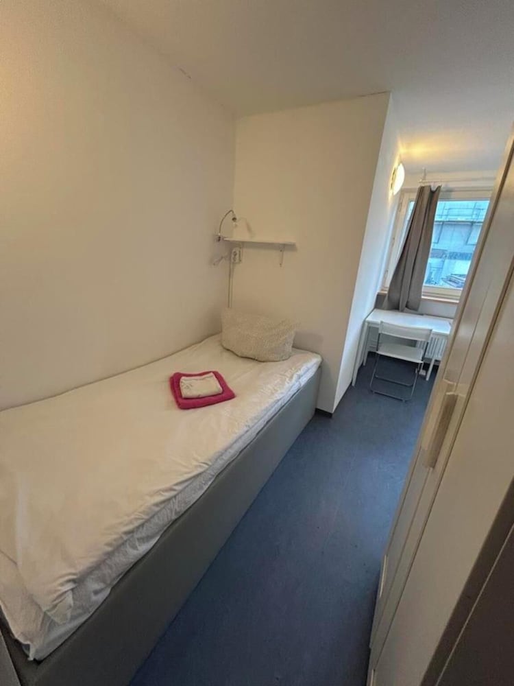 2-Rent Group Hostel Apartments SEN14