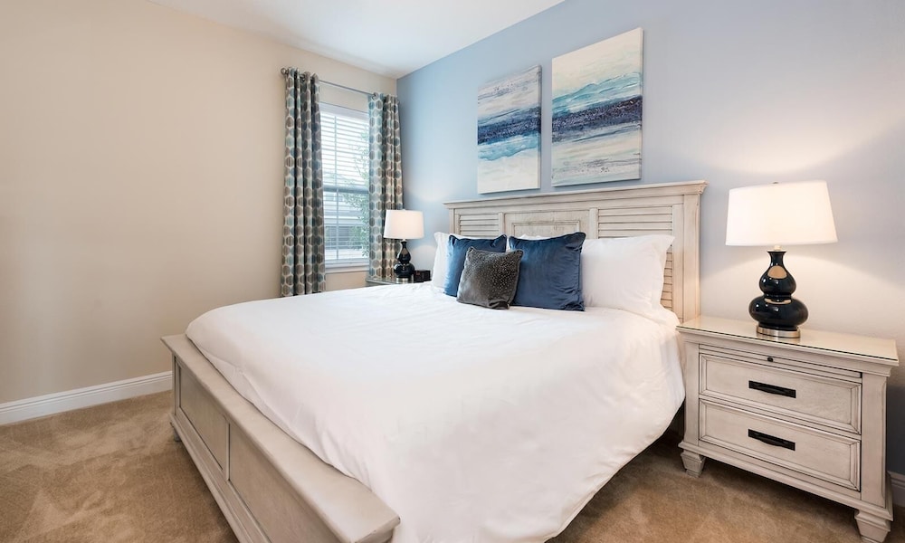 7412 MA - Stylish Home Near Parks