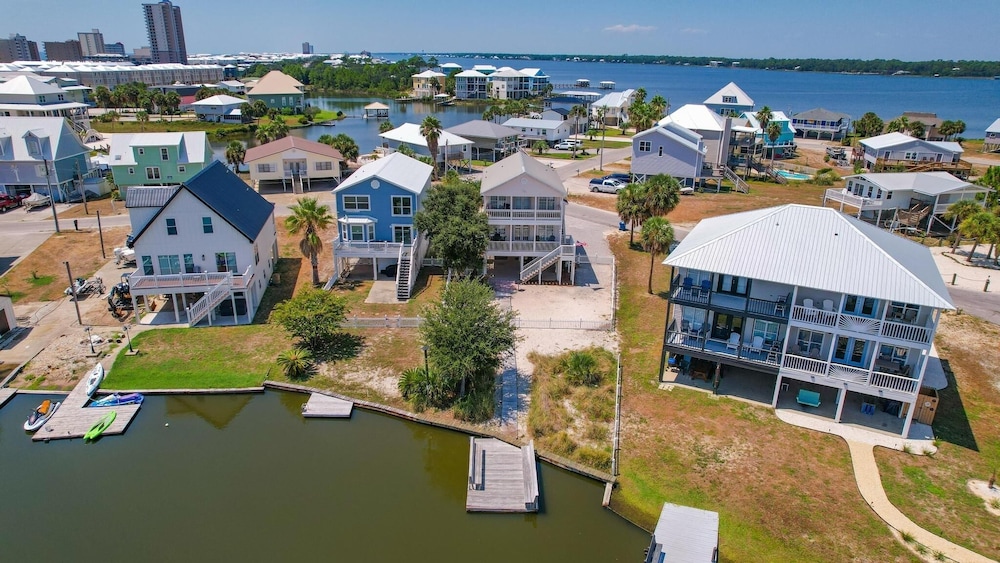 214 Shoreland