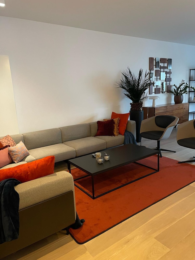 La Petite For t Design Flat in Antwerp City