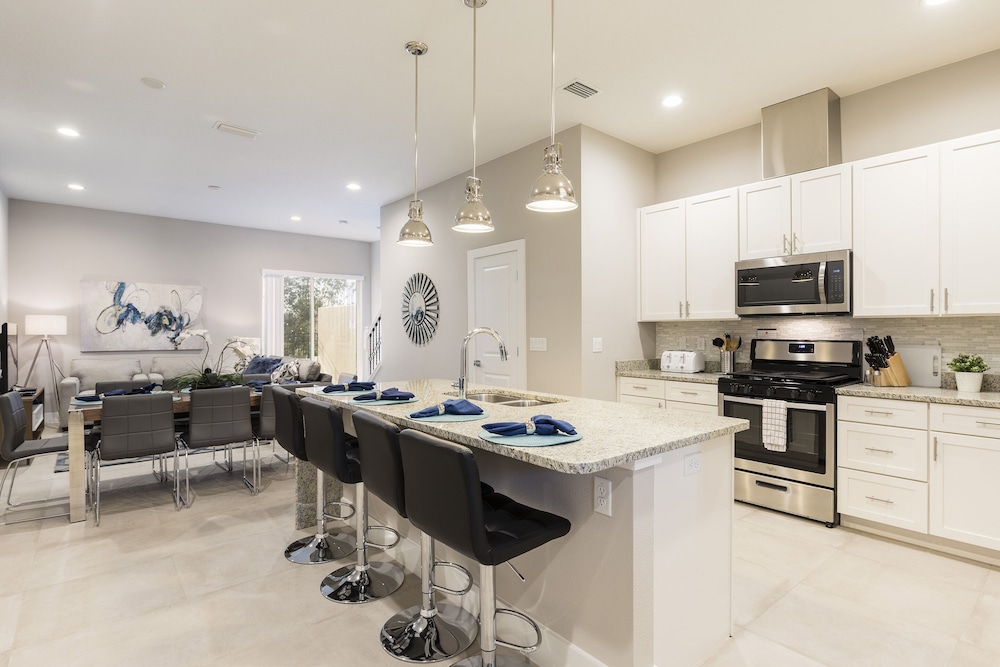 Summerville Vacation Homes by Columbia Management