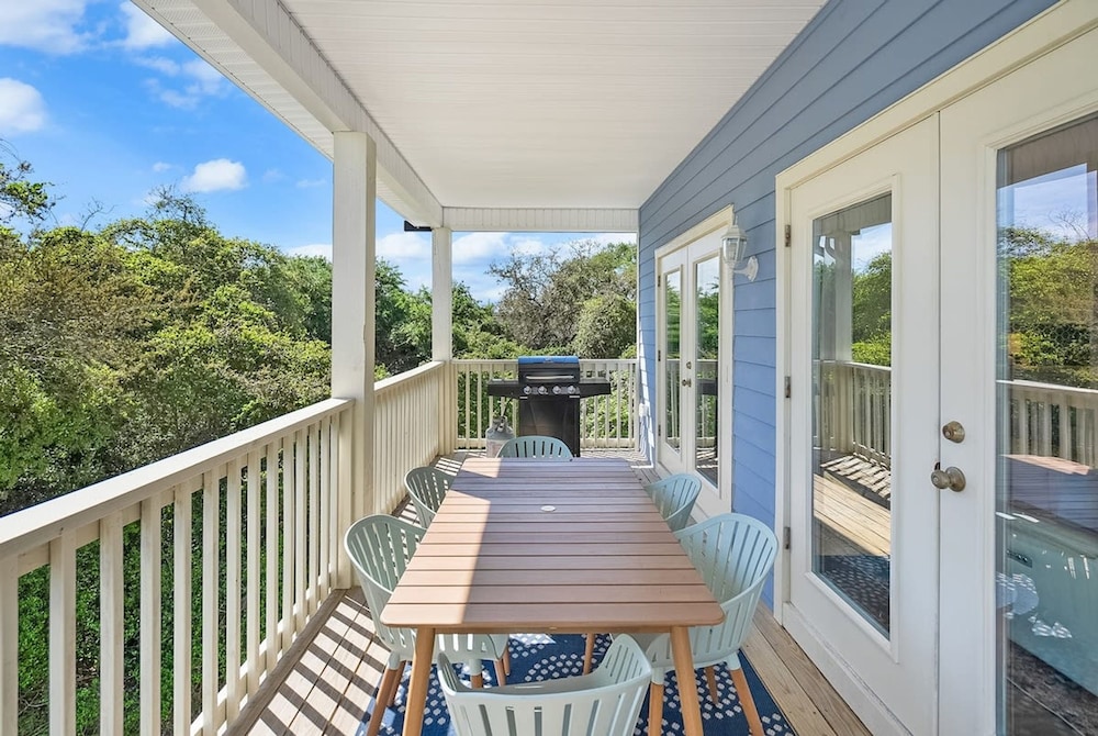 Welcome Basket Swim Spa Steps to Beach BBQ