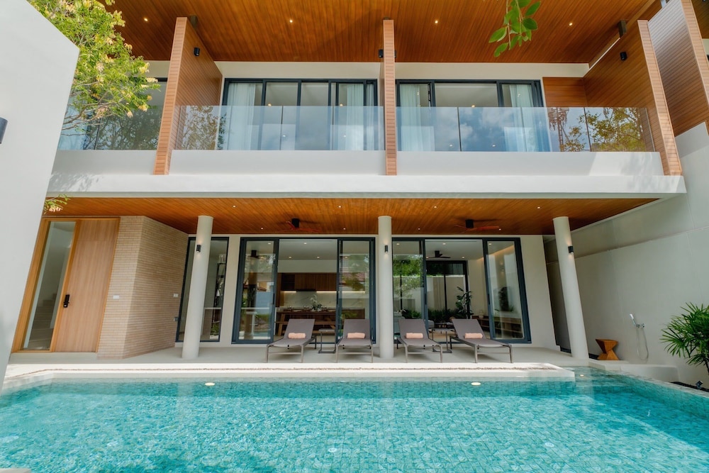 Modern Tropical Pool Villa - Saiyuan