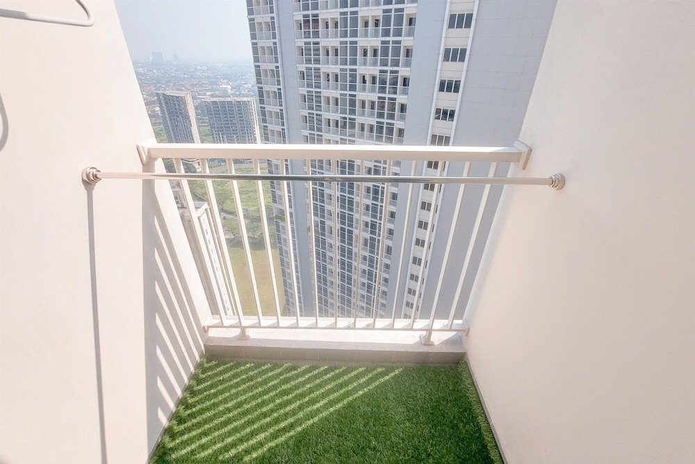Comfy and Strategic Studio at Pacific Garden Alam Sutera Apartment
