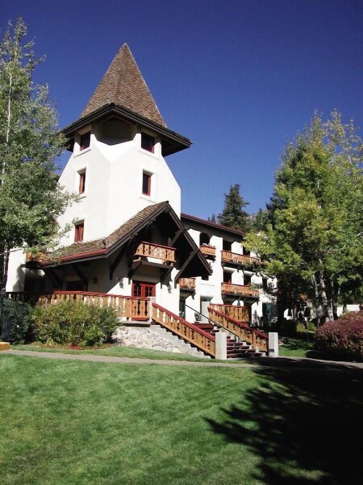 GetAways at Olympic Village Inn