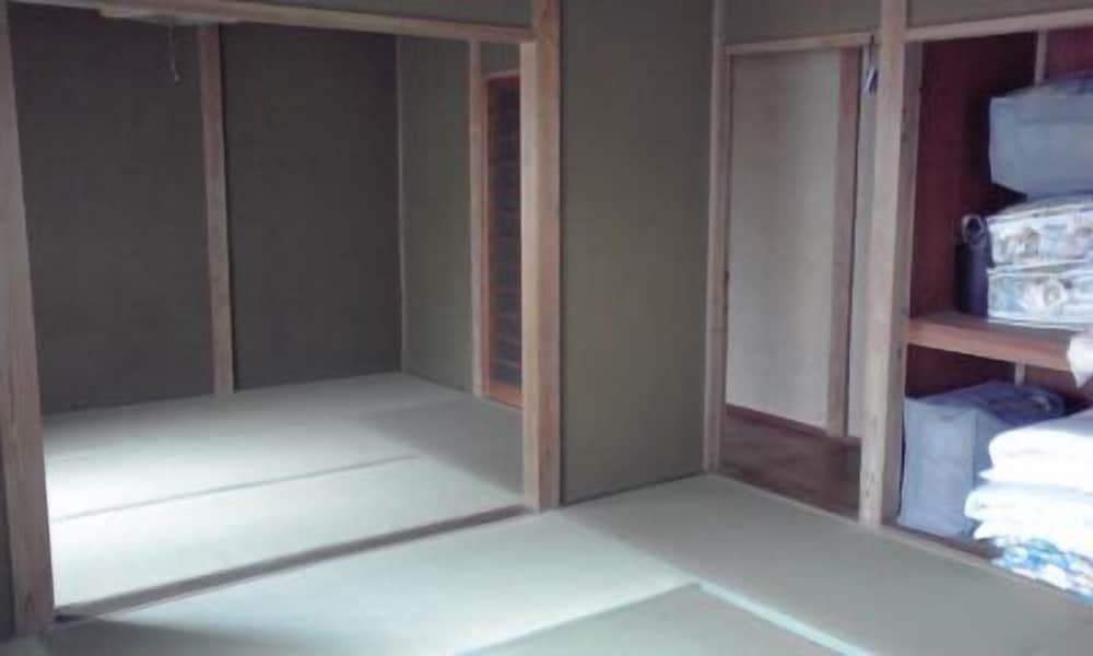 Tentsuku Guest House - Hostel