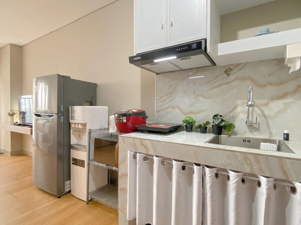Modern Minimalist Studio Apartment Lrt City Sentul - Royal Sentul Park