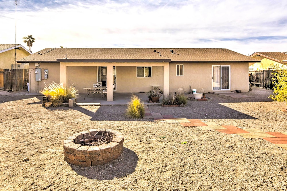 Single-story Lake Havasu City Retreat w/ Yard view 5