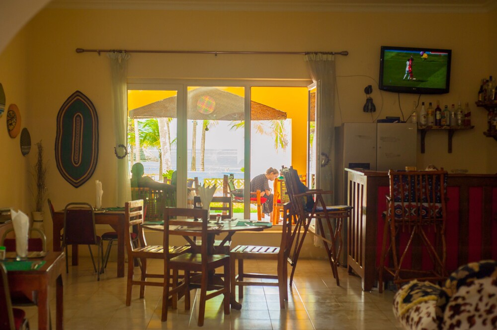 Bwejuu Beach Palm Villa