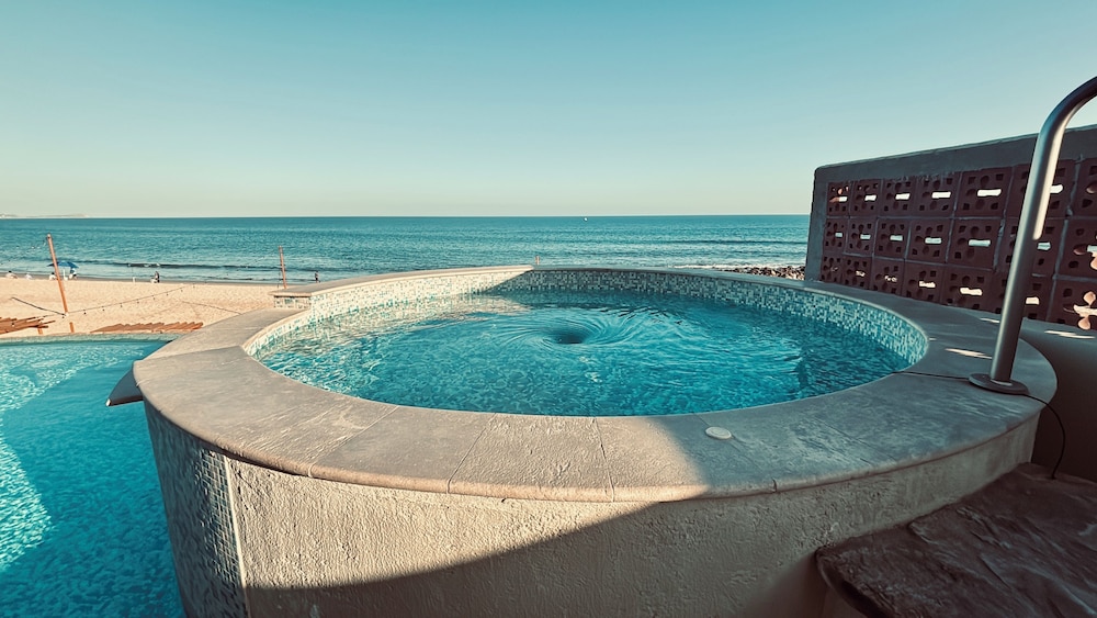 Stunning Condo in Cabo with Ocean Views