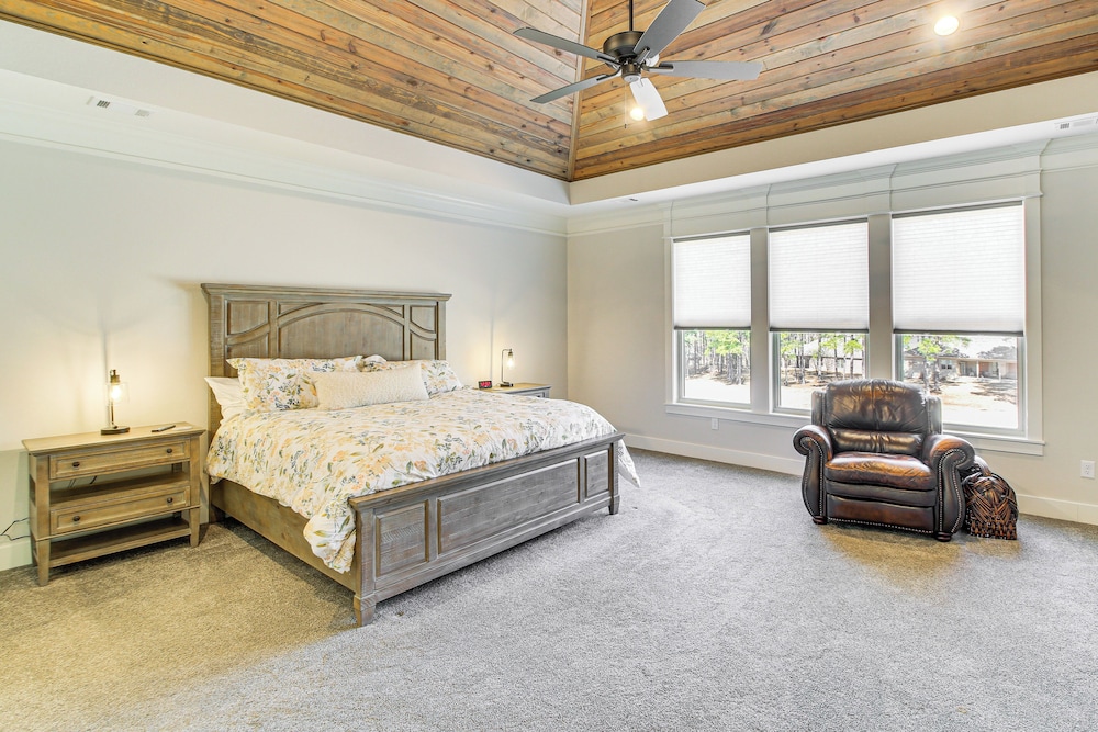 Luxe Golf Getaway in Hot Springs Village!