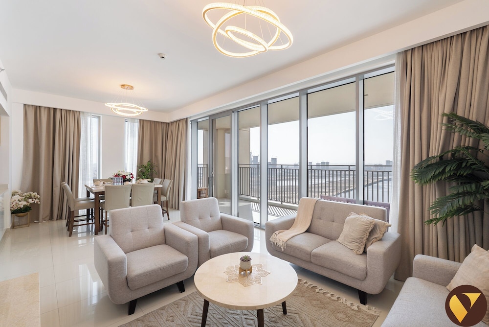 Icon Bay Creek Harbour Waterfront Living