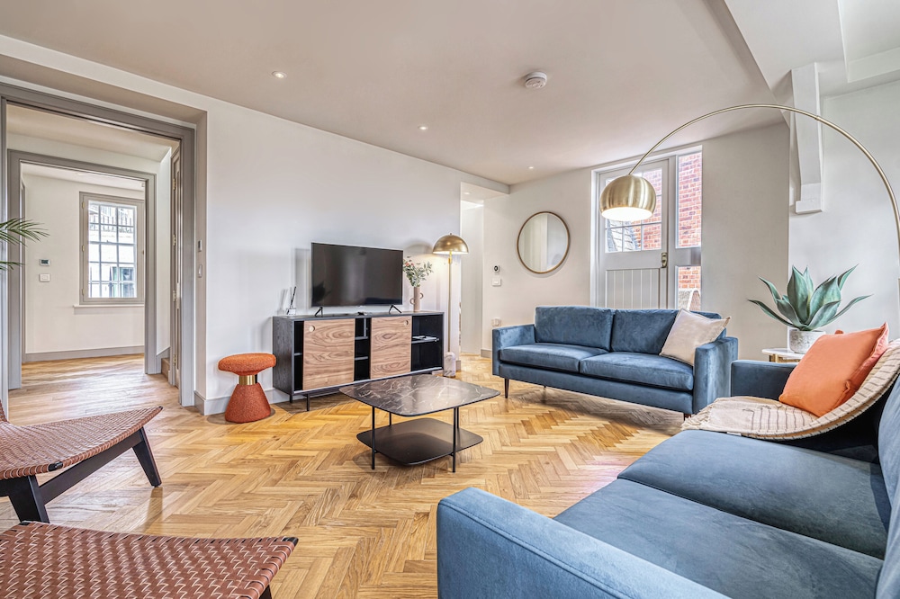 Luxury flats near Big Ben and London Eye