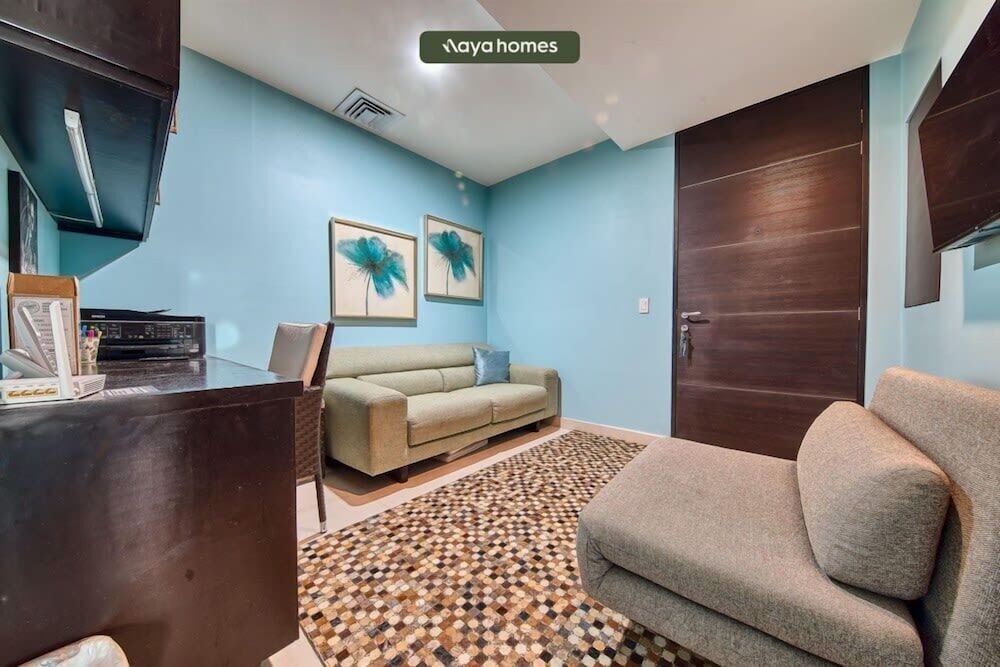 Oceanview 3BR Apt With Beach Access - Pools - Gym