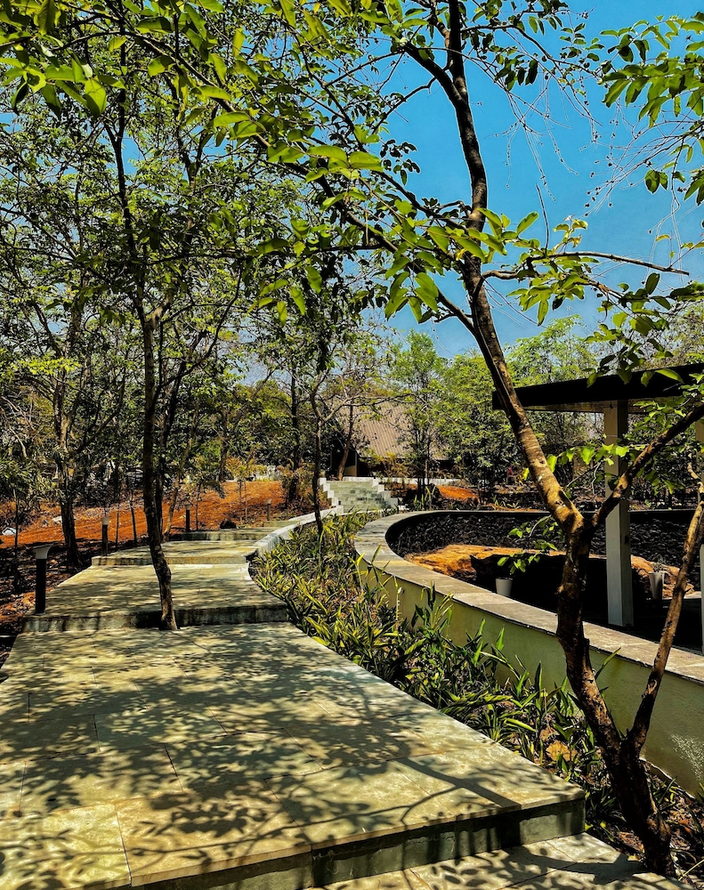 Bird's Nest Resort - Shahapur