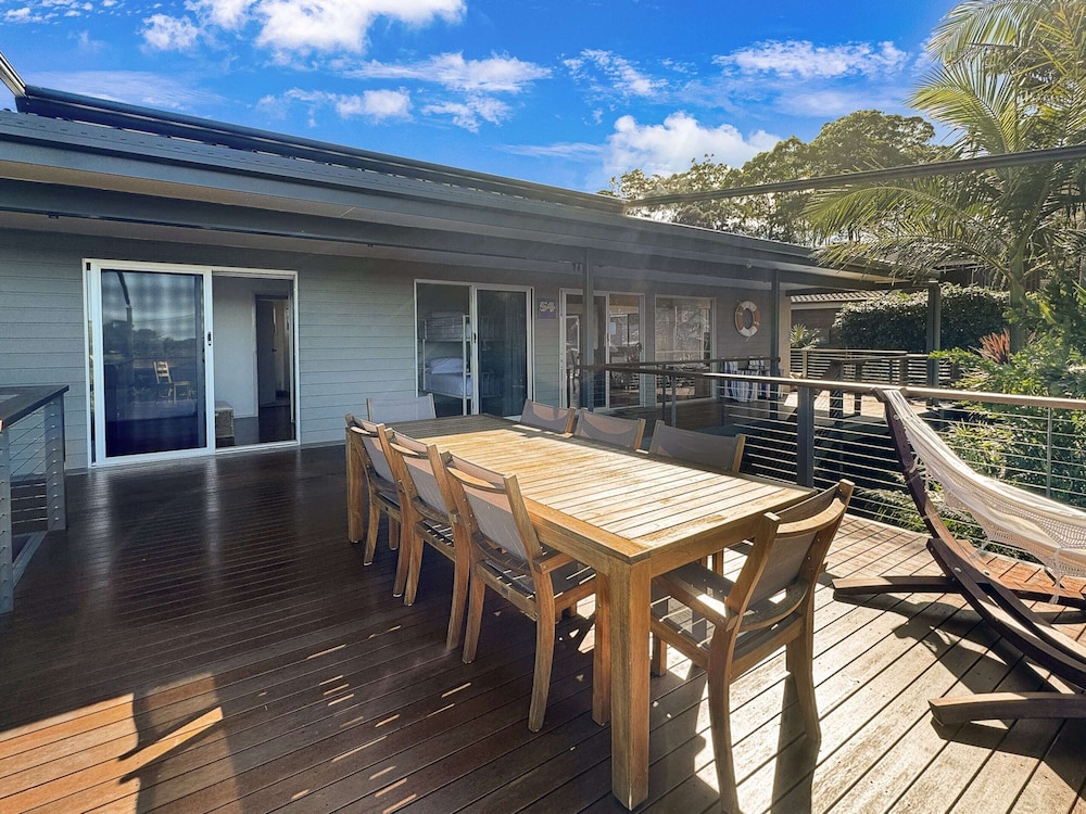 Fab 3-bed Stay With Great Outdoors & Water Views