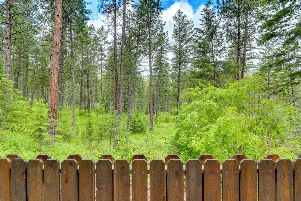 Dreamy Montana Cabin: Short Drive to Flathead Lake