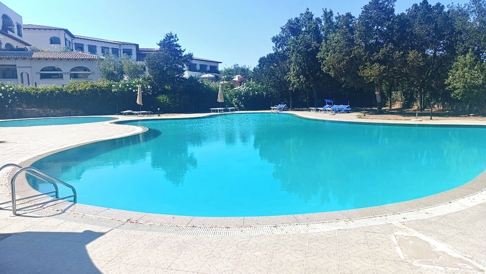 Residence with pool in Porto Rotondo