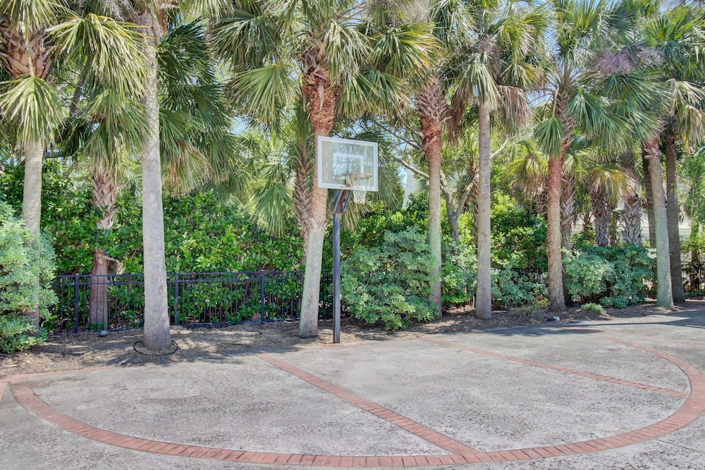 114 Ocean Boulevard by Avantstay Beachfront Infinity Pool Basketball Court Recently Renovated