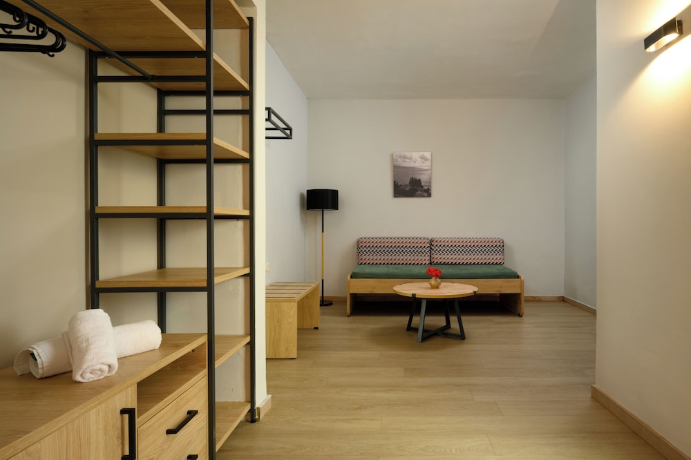 Photo 48