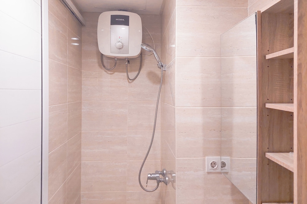 Modern and Comfy Studio Apartment Springwood Residence Tangerang