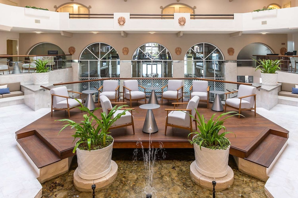Deluxe Condo at Villa Del Palmar