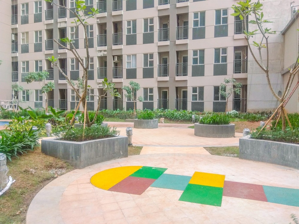 Relaxing Studio Apartment At Transpark Juanda Bekasi Timur view 4
