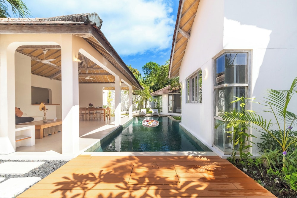 Villa Cocodrilos 1 by Pertama Management
