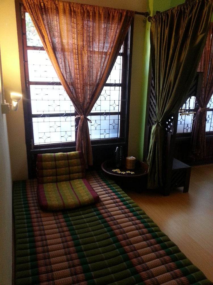 Sirikamsan House