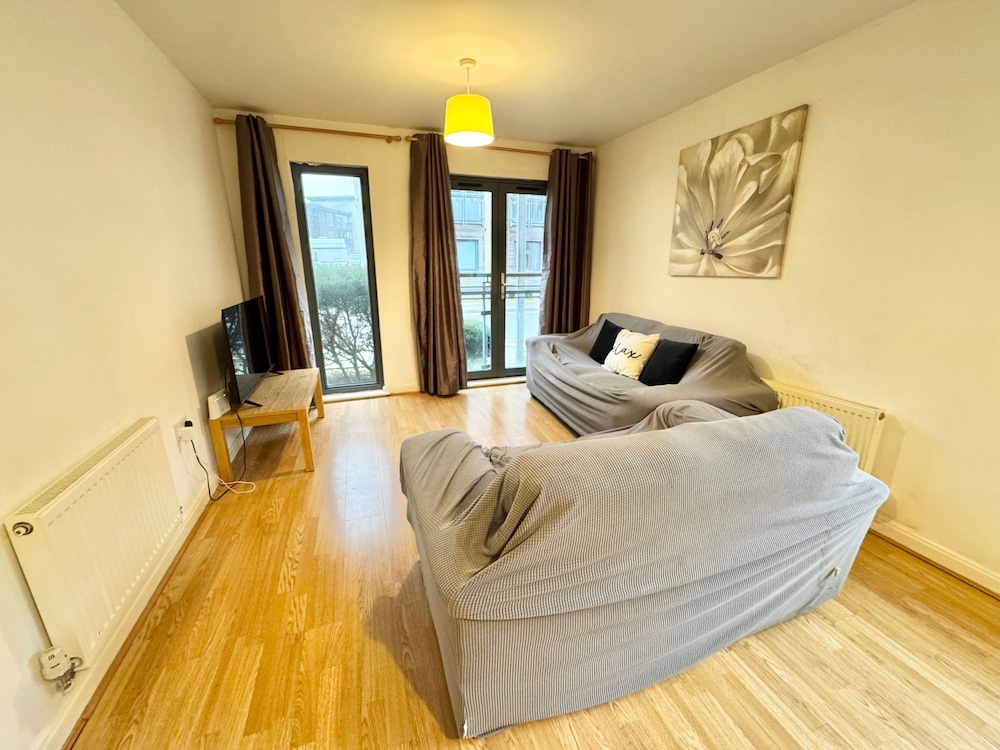 Sea Breeze Retreat in Swansea