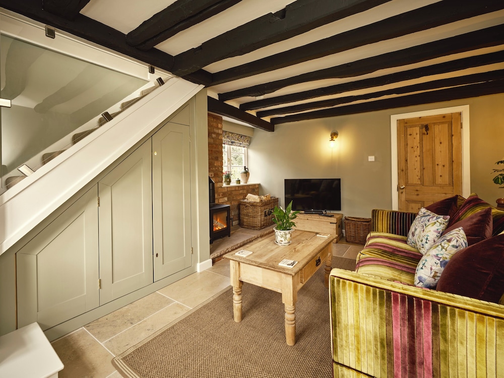 1 Kingswood Cottage