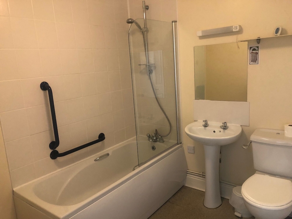 Bideford Vacations - The Wayfarer Inn - Property Image 2