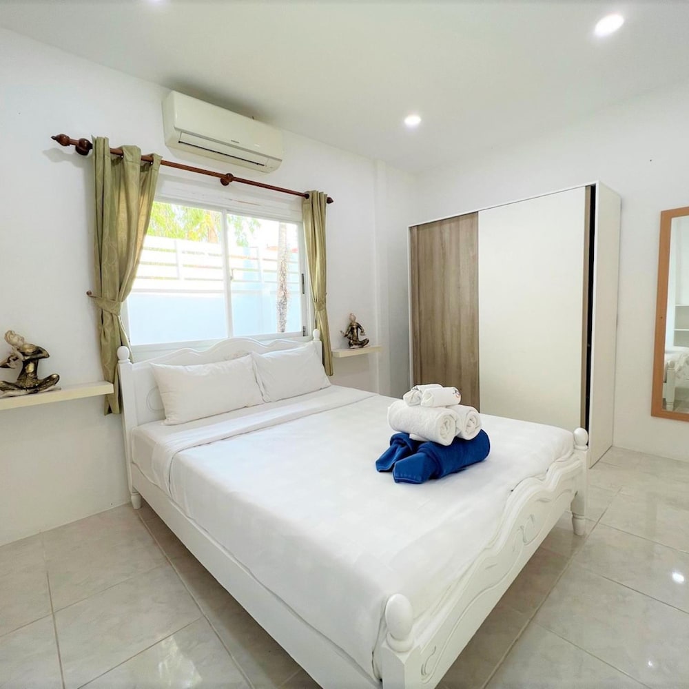 Jasmine Pool Villa in Nai Harn