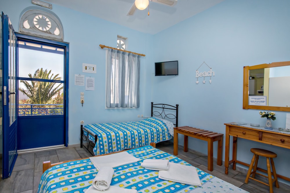 IRINI STUDIOS IN TINOS view 5