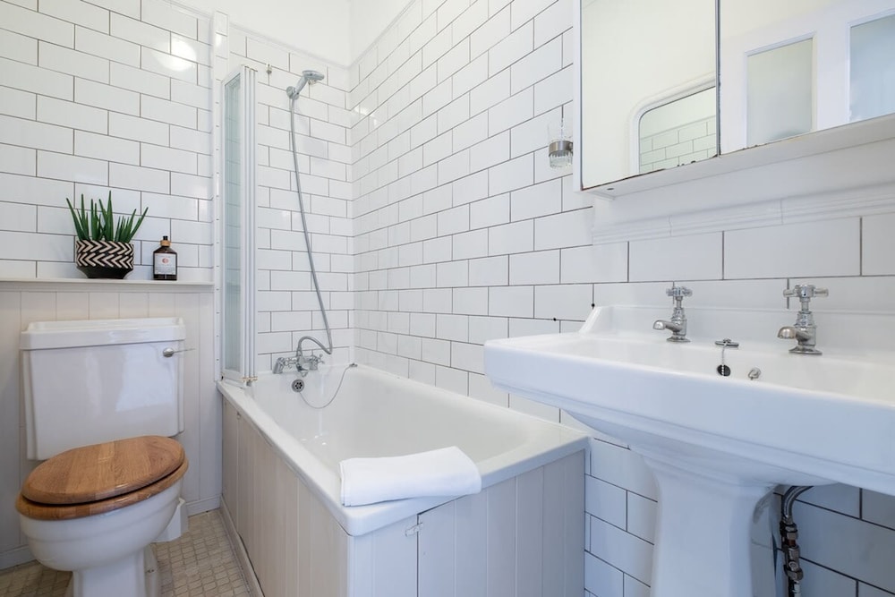 Host Stay Guildford Apartment
