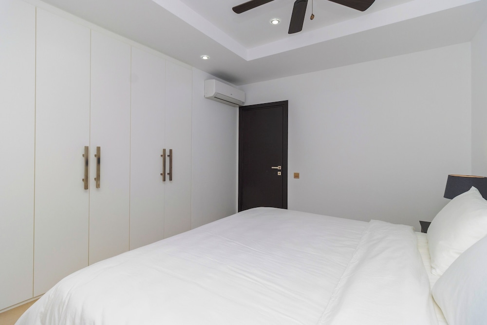 Kbel sea View Villa, Private Pool, Sleeps8, Garden