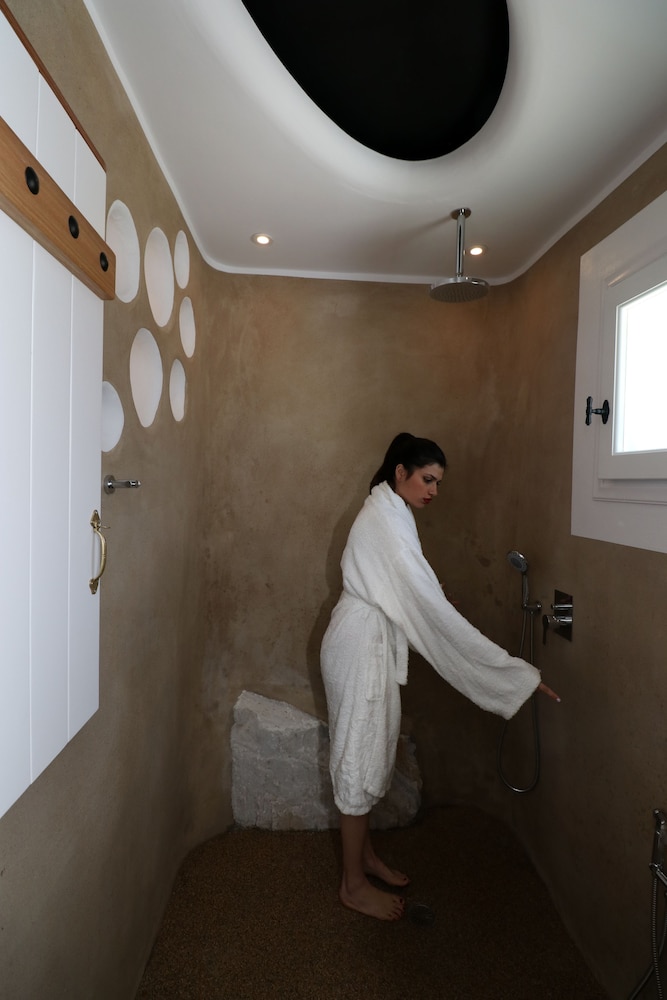 Cave Suites