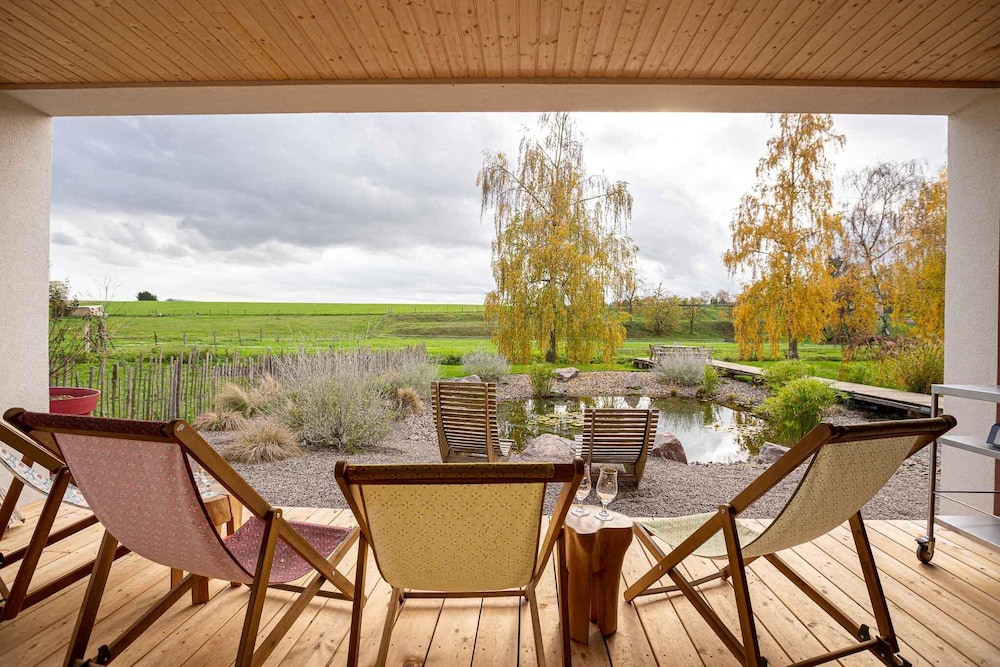 La Maison Devant La Prairie, 写真 133