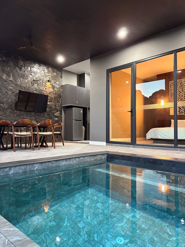 Song View Pool Villa