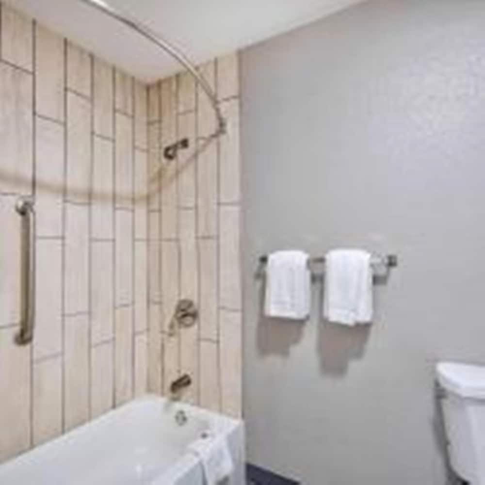 Motel 6 Texarkana, TX